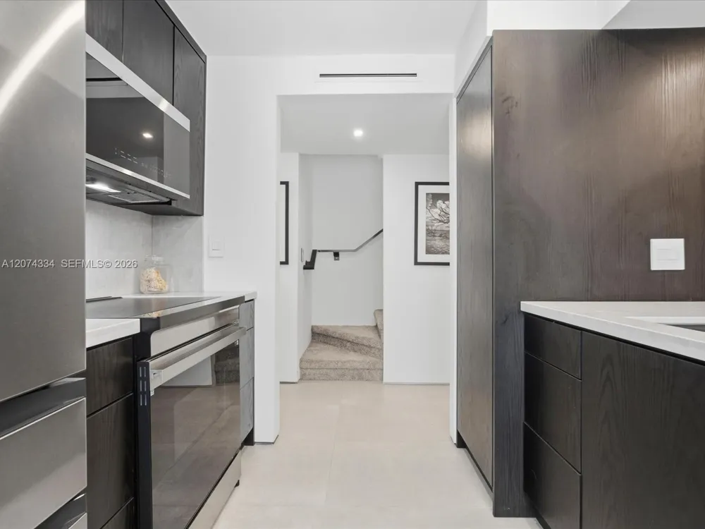 2945 Bridgeport Ave #E Coconut Grove, FL 33133