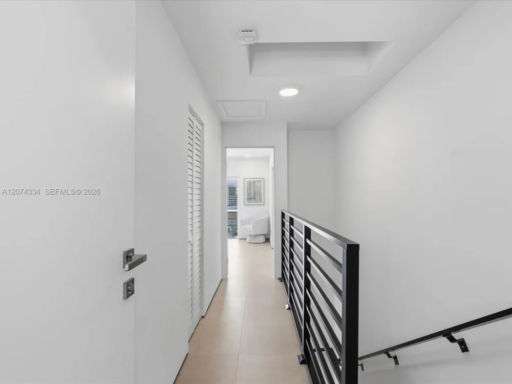 2945 Bridgeport Ave #E Coconut Grove, FL 33133