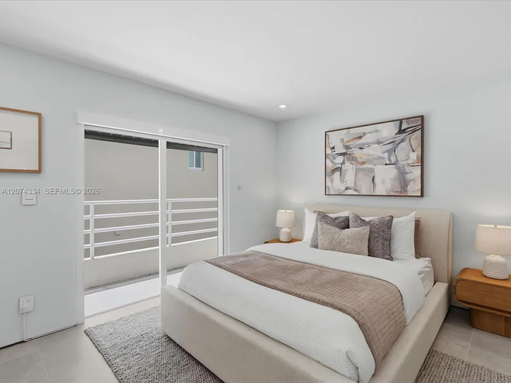 2945 Bridgeport Ave #E Coconut Grove, FL 33133