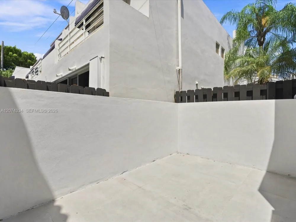 2945 Bridgeport Ave #E Coconut Grove, FL 33133