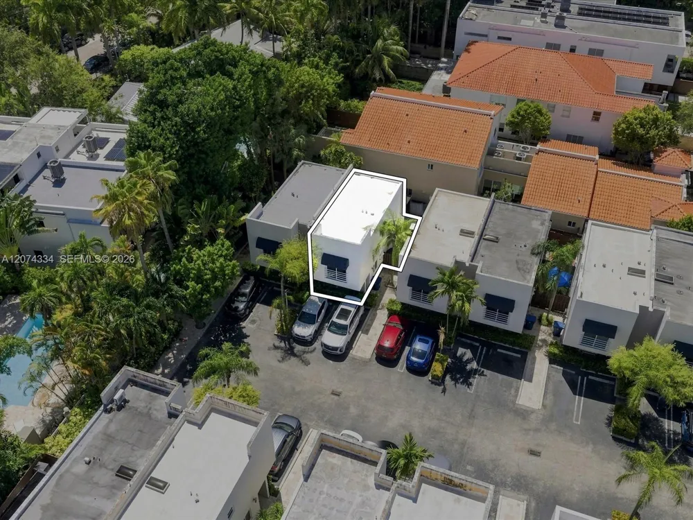 2945 Bridgeport Ave #E Coconut Grove, FL 33133