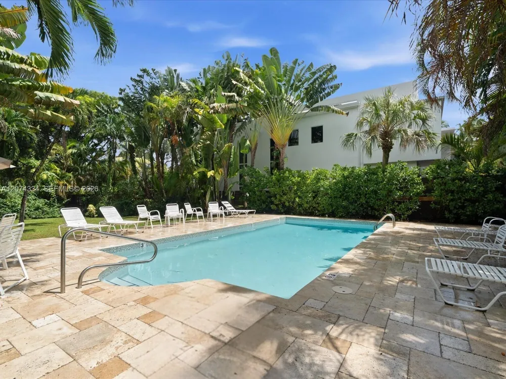 2945 Bridgeport Ave #E Coconut Grove, FL 33133