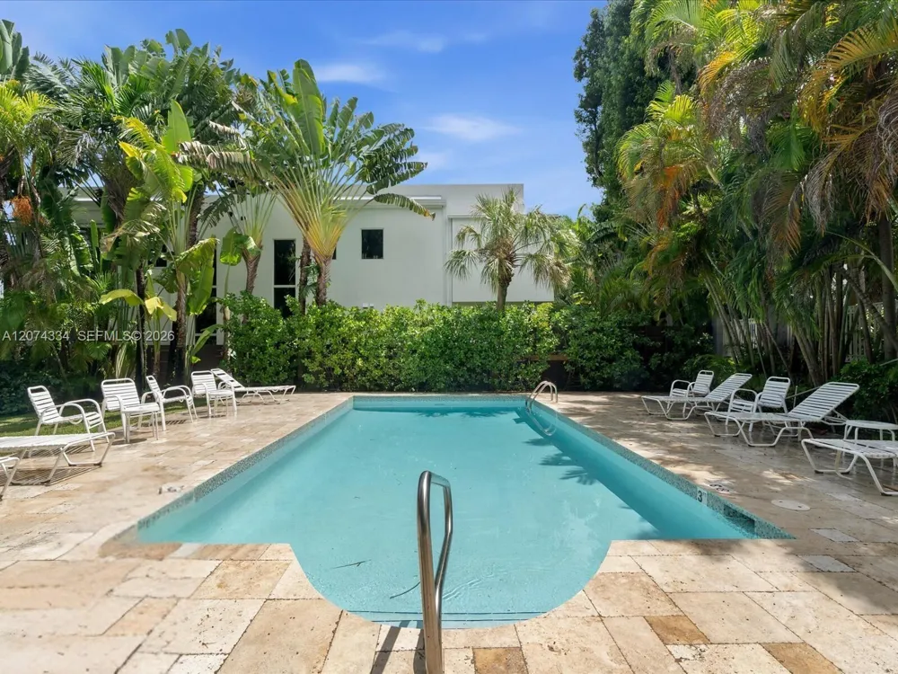 2945 Bridgeport Ave #E Coconut Grove, FL 33133