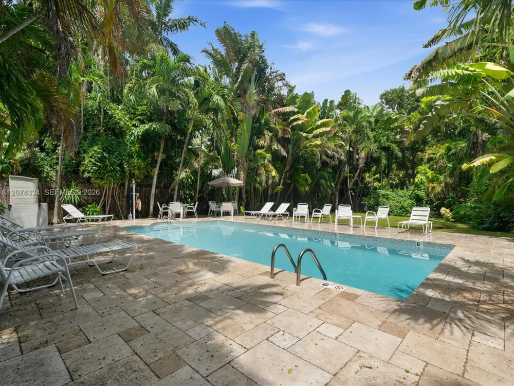2945 Bridgeport Ave #E Coconut Grove, FL 33133