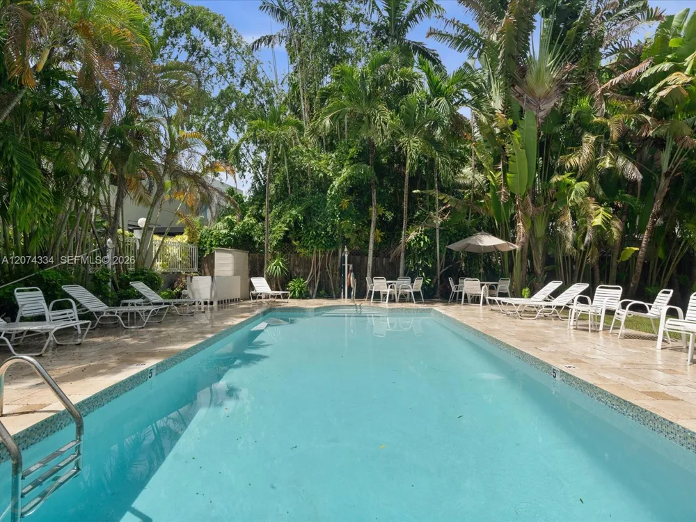 2945 Bridgeport Ave #E Coconut Grove, FL 33133