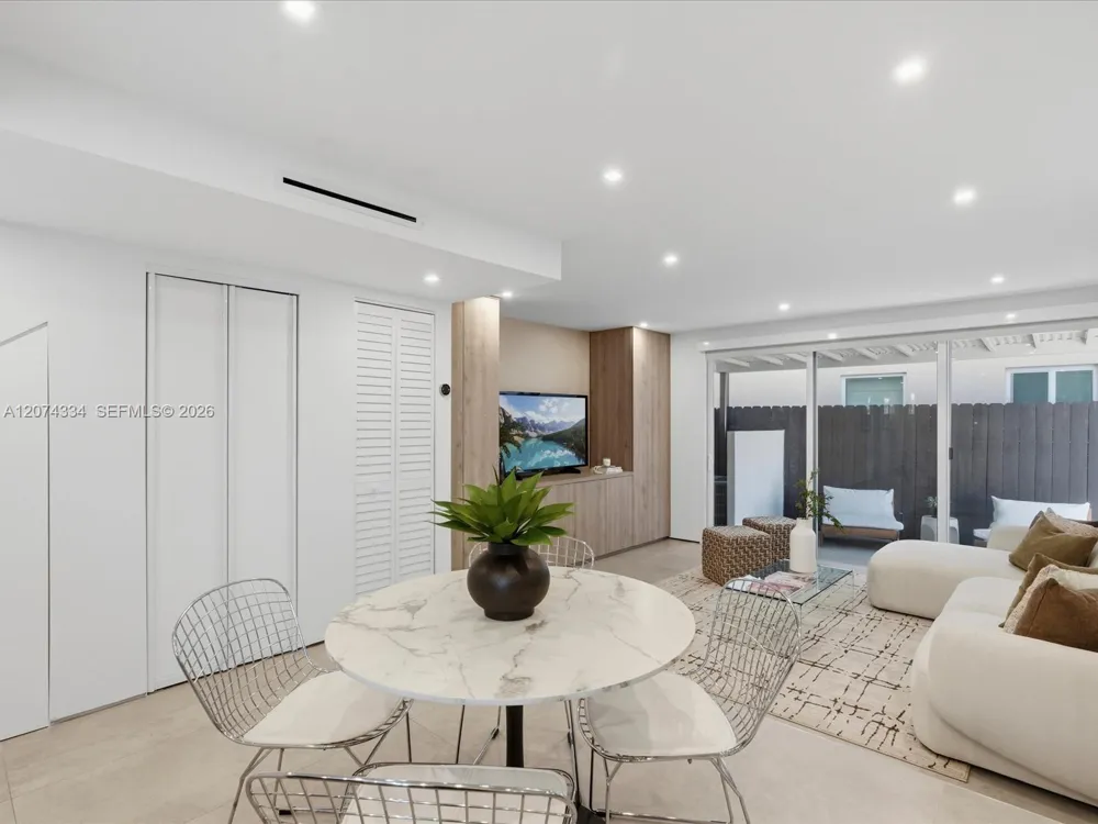 2945 Bridgeport Ave #E Coconut Grove, FL 33133