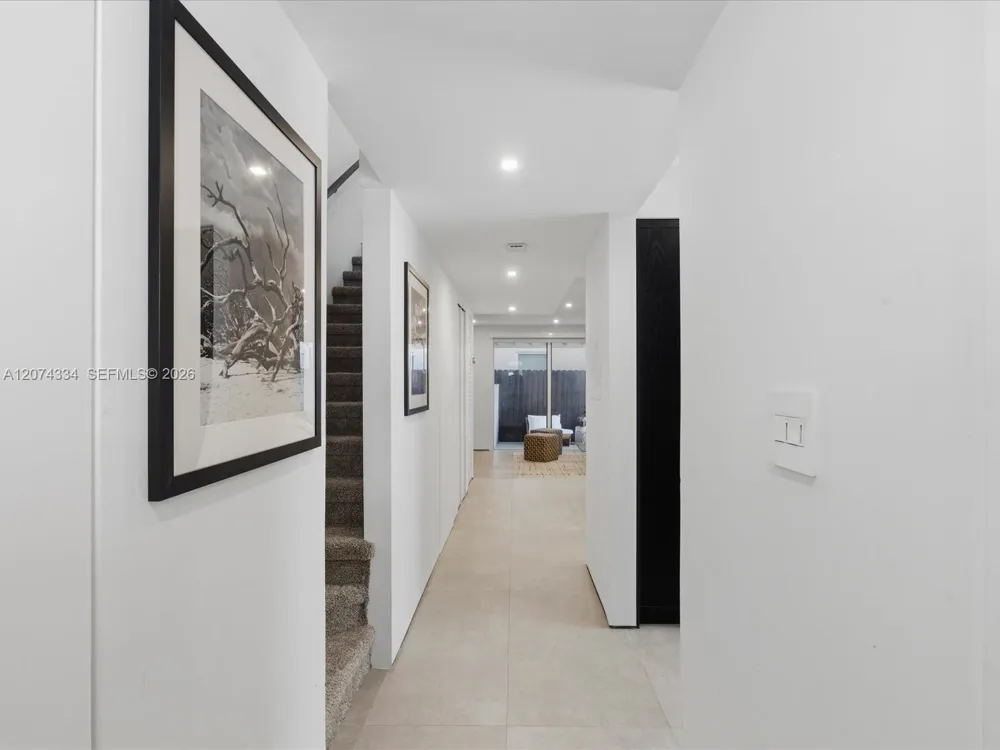 2945 Bridgeport Ave #E Coconut Grove, FL 33133