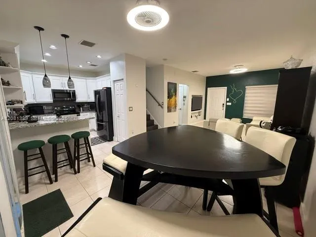 692 NW 170th Ter Pembroke Pines, FL 33028