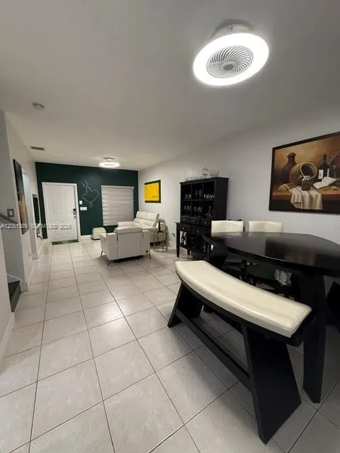 692 NW 170th Ter Pembroke Pines, FL 33028