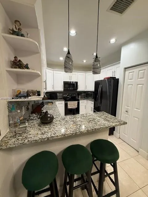 692 NW 170th Ter Pembroke Pines, FL 33028