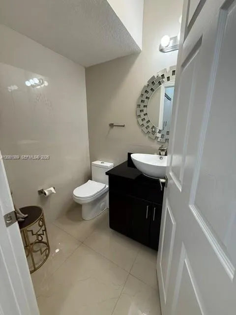 692 NW 170th Ter Pembroke Pines, FL 33028