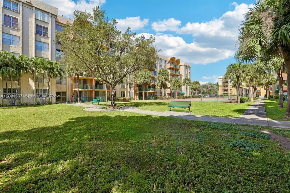 9360 Fontainebleau Blvd #612 Miami, FL 33172