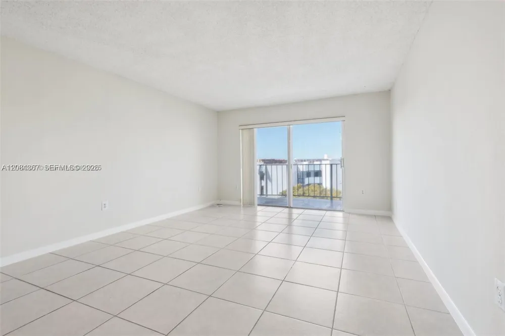 9360 Fontainebleau Blvd #612 Miami, FL 33172