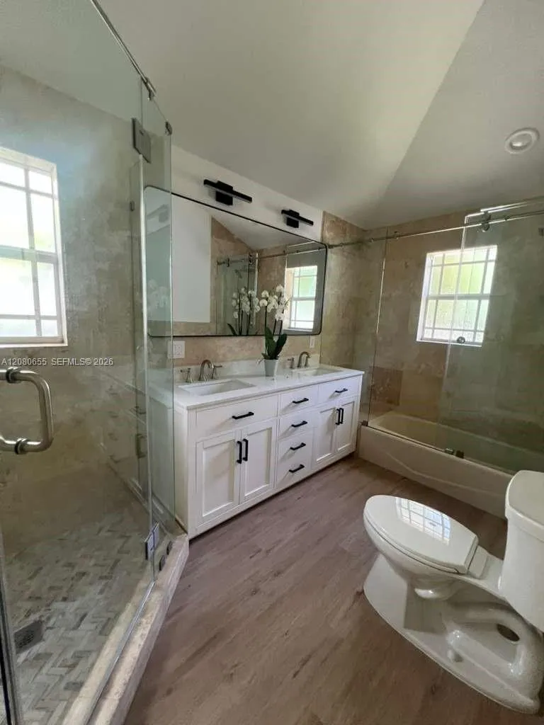 211 SW 29th Rd Miami, FL 33129
