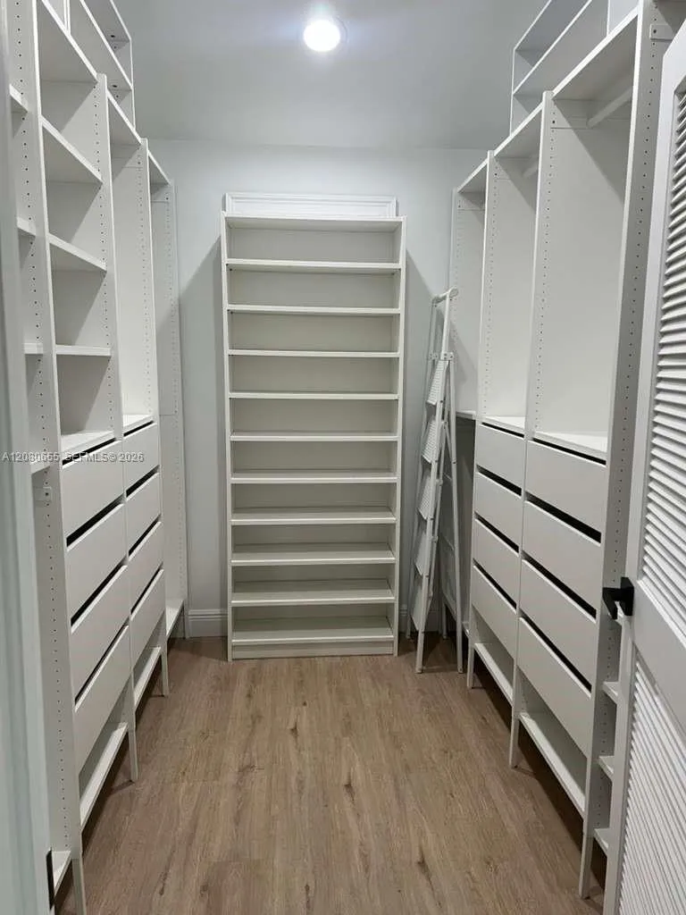 211 SW 29th Rd Miami, FL 33129