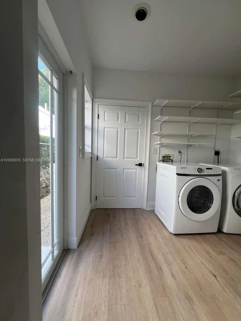 211 SW 29th Rd Miami, FL 33129