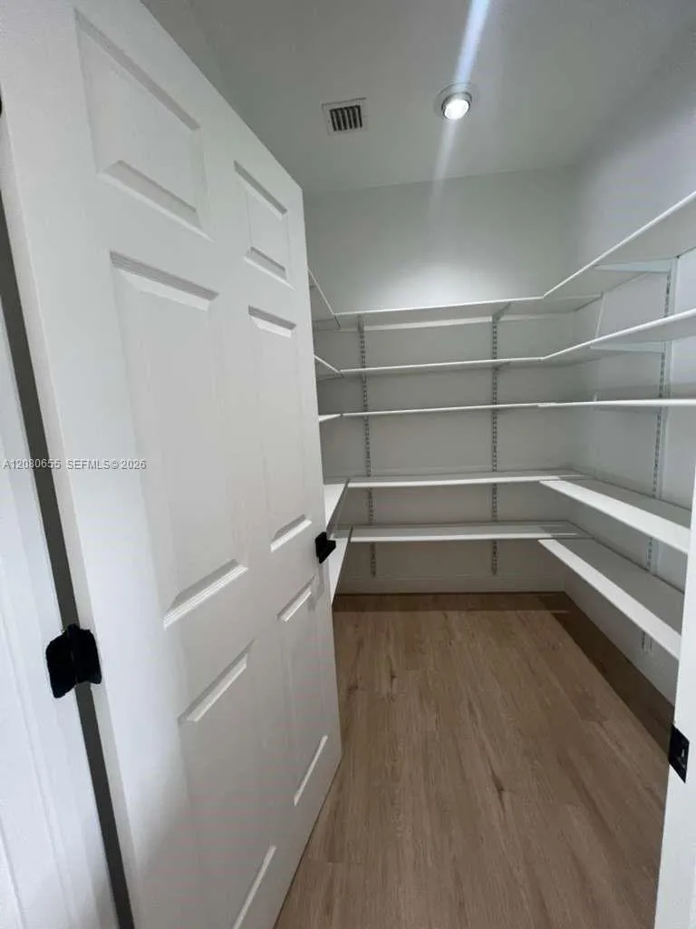 211 SW 29th Rd Miami, FL 33129
