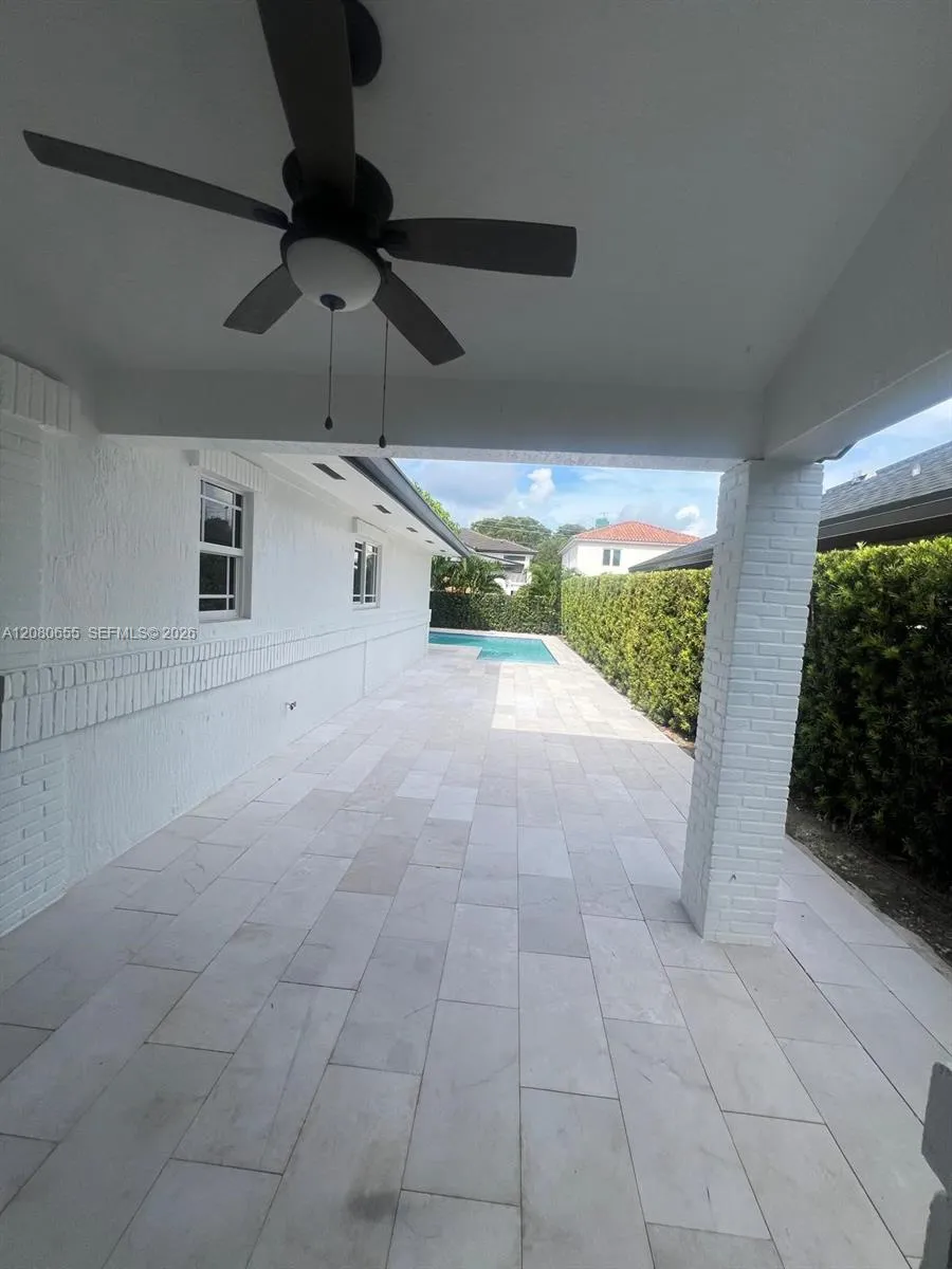 211 SW 29th Rd Miami, FL 33129