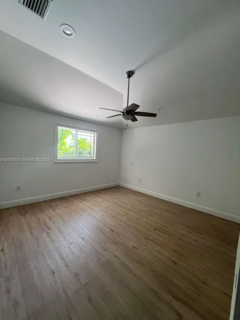 211 SW 29th Rd Miami, FL 33129
