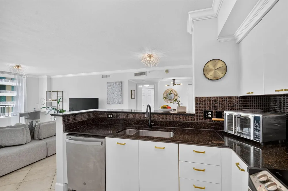 625 Casa Loma Boulevard #1009 Boynton Beach, FL 33435