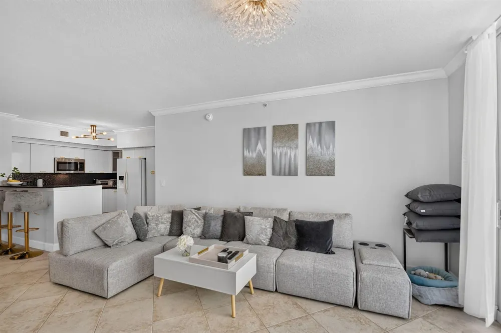 625 Casa Loma Boulevard #1009 Boynton Beach, FL 33435