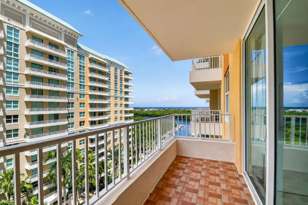 625 Casa Loma Boulevard #1009 Boynton Beach, FL 33435