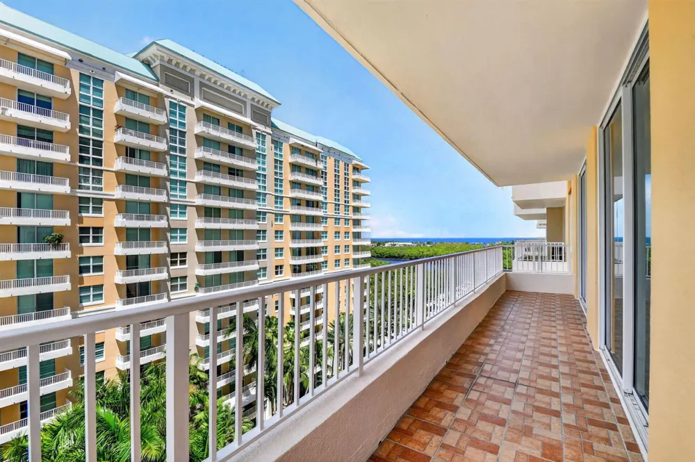 625 Casa Loma Boulevard #1009 Boynton Beach, FL 33435