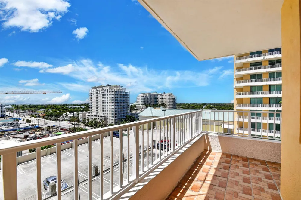 625 Casa Loma Boulevard #1009 Boynton Beach, FL 33435