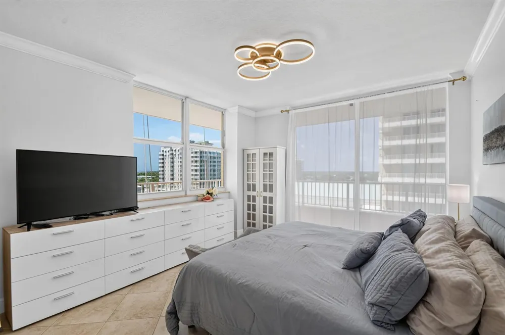 625 Casa Loma Boulevard #1009 Boynton Beach, FL 33435