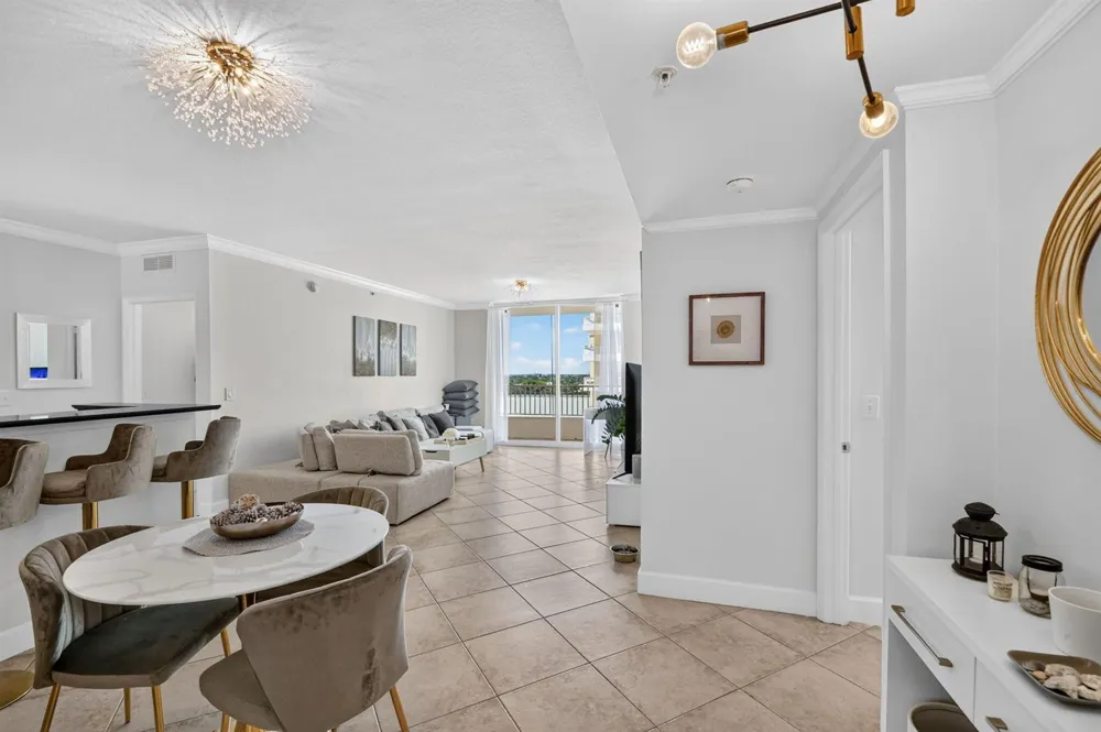 625 Casa Loma Boulevard #1009 Boynton Beach, FL 33435