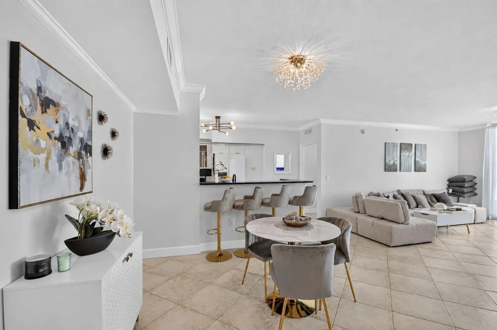 625 Casa Loma Boulevard #1009 Boynton Beach, FL 33435