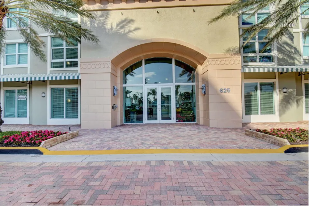 625 Casa Loma Boulevard #1009 Boynton Beach, FL 33435