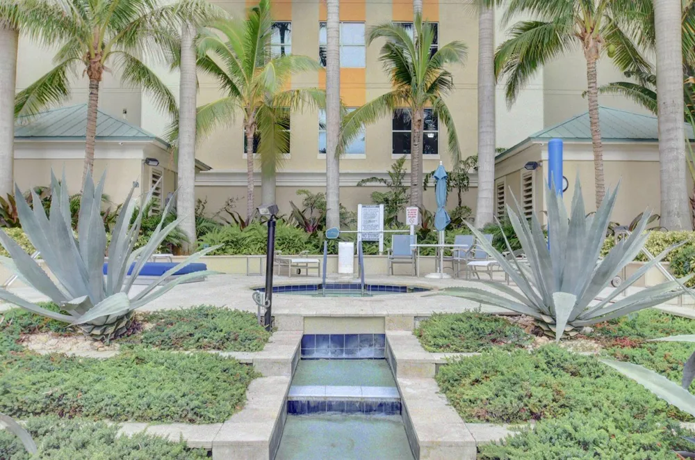 625 Casa Loma Boulevard #1009 Boynton Beach, FL 33435