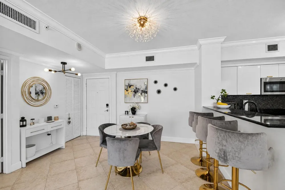 625 Casa Loma Boulevard #1009 Boynton Beach, FL 33435