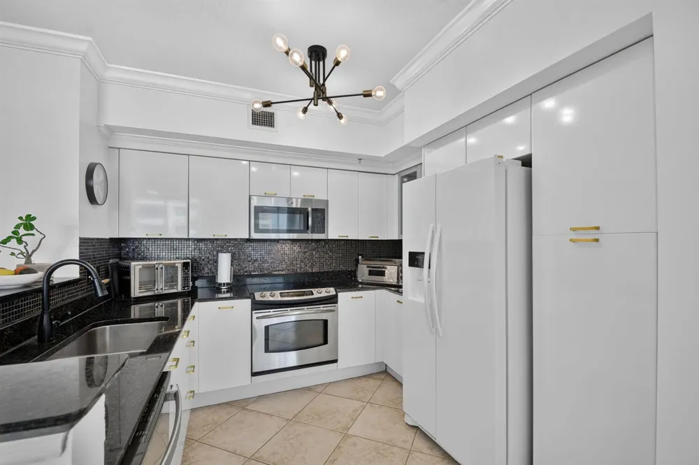 625 Casa Loma Boulevard #1009 Boynton Beach, FL 33435