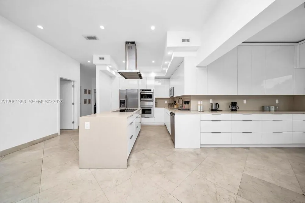 19900 NE 21st Ave Miami, FL 33179