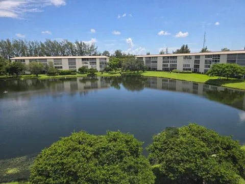 1902 Bermuda Circle #E4