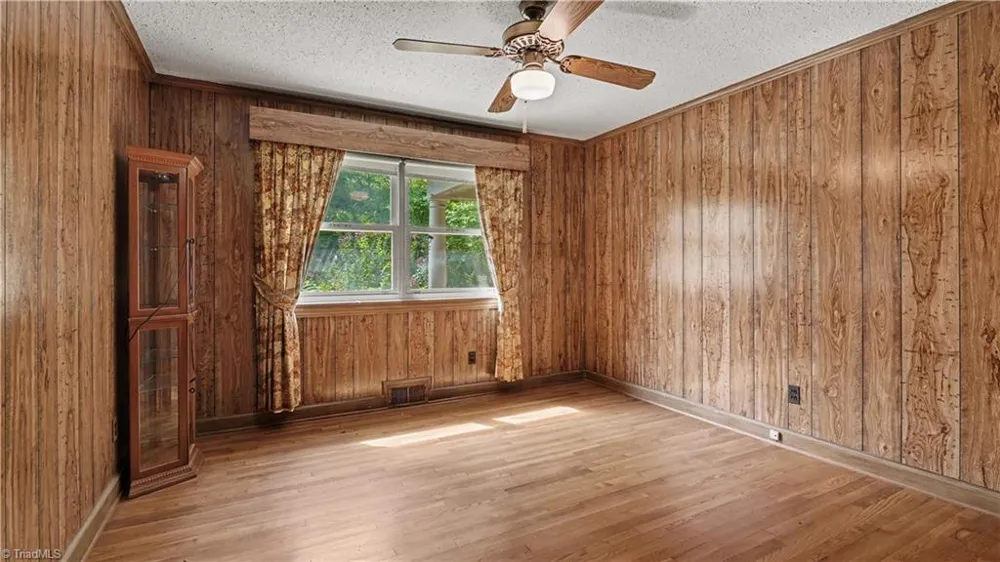 876 Brooklyn Avenue Ramseur, NC 27316