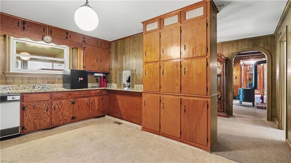 876 Brooklyn Avenue Ramseur, NC 27316