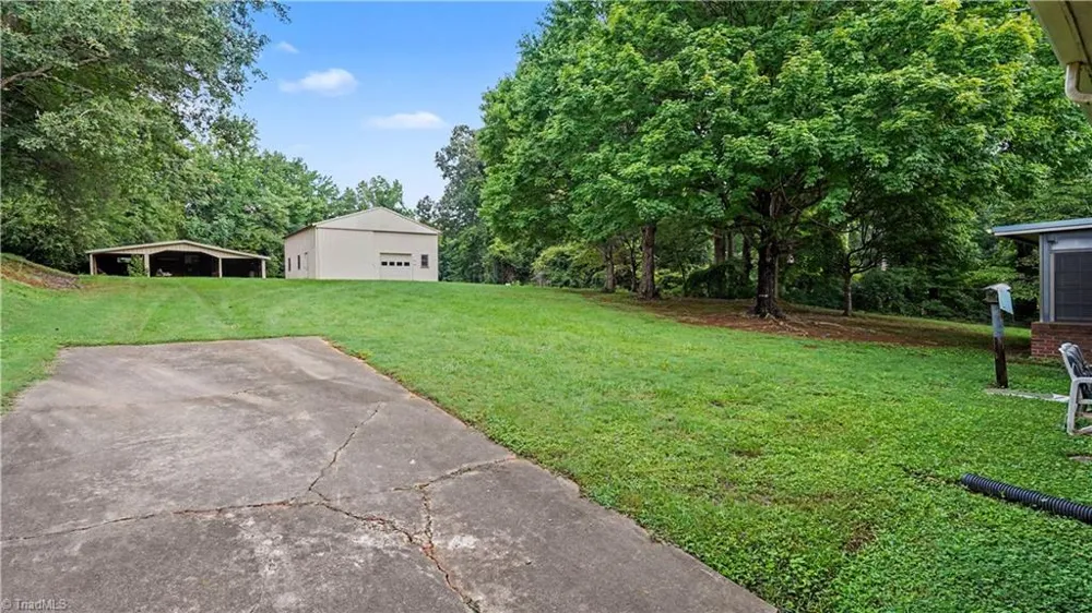 876 Brooklyn Avenue Ramseur, NC 27316