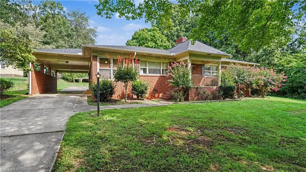 876 Brooklyn Avenue Ramseur, NC 27316