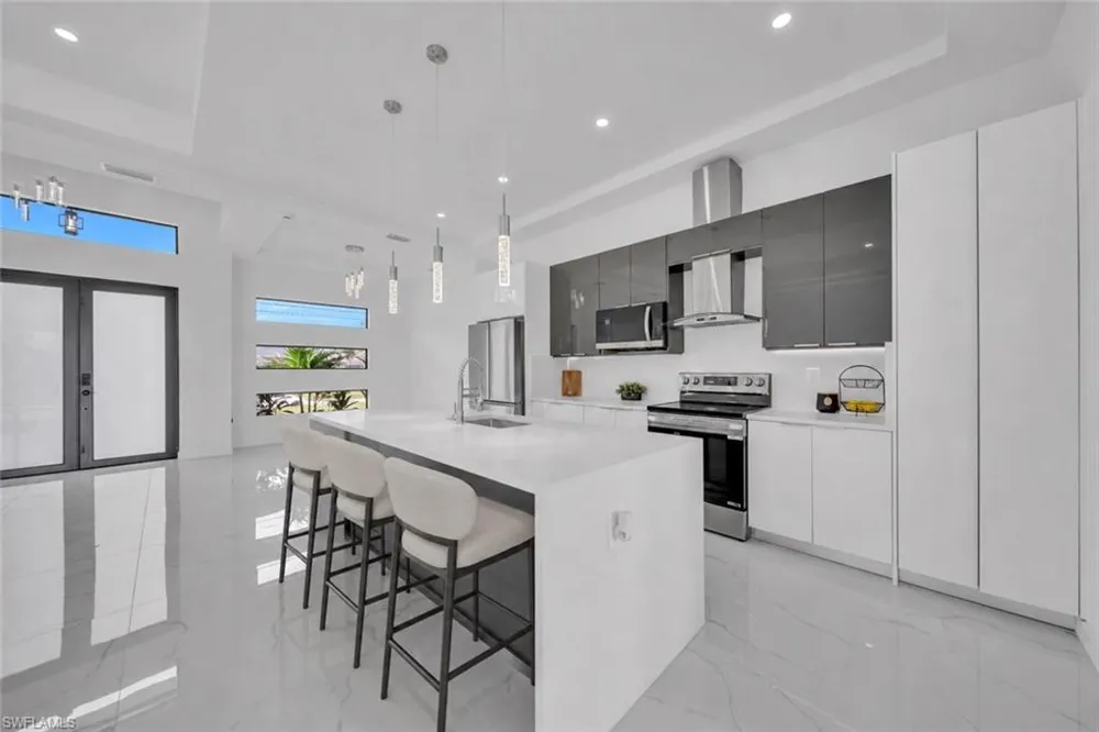 2318 NW 30th Terrace Cape Coral, FL 33993