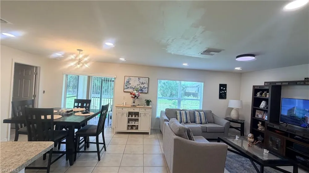 1004 NE 36th Terrace Cape Coral, FL 33909