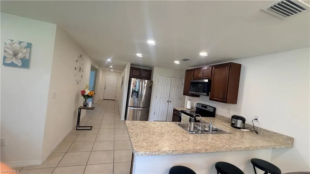 1004 NE 36th Terrace Cape Coral, FL 33909