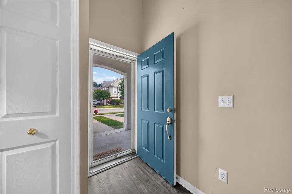 12106 Addington Drive Commerce Charter Township, MI 48390