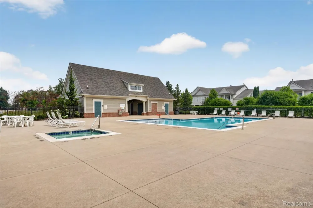 12106 Addington Drive Commerce Charter Township, MI 48390