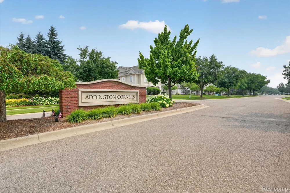 12106 Addington Drive Commerce Charter Township, MI 48390