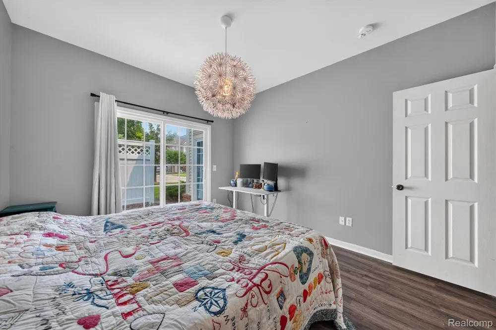 12106 Addington Drive Commerce Charter Township, MI 48390