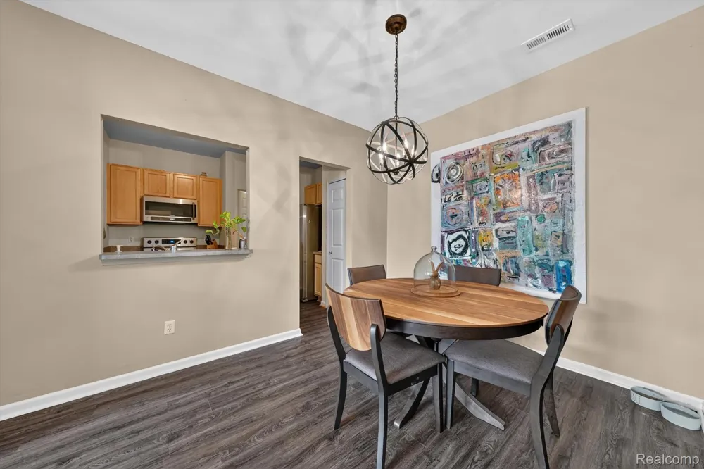 12106 Addington Drive Commerce Charter Township, MI 48390