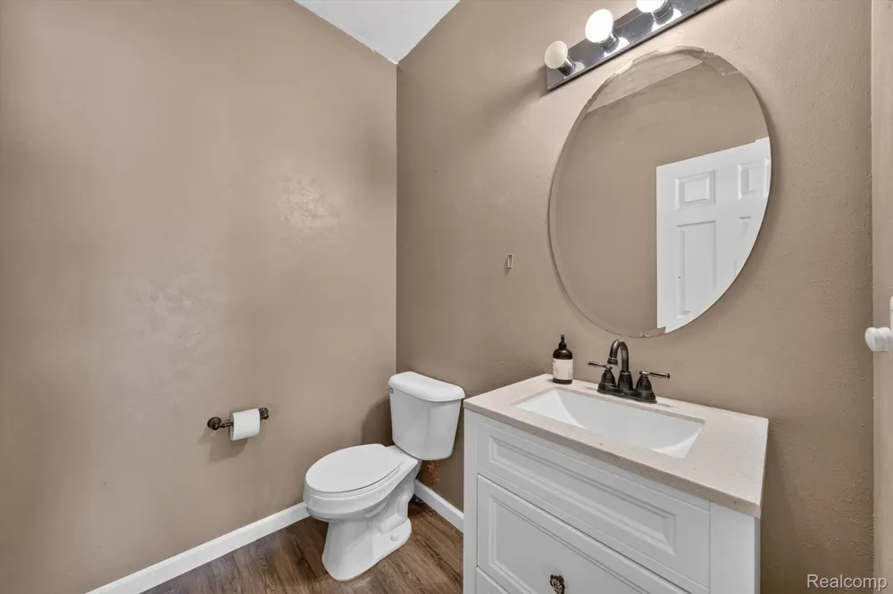 12106 Addington Drive Commerce Charter Township, MI 48390